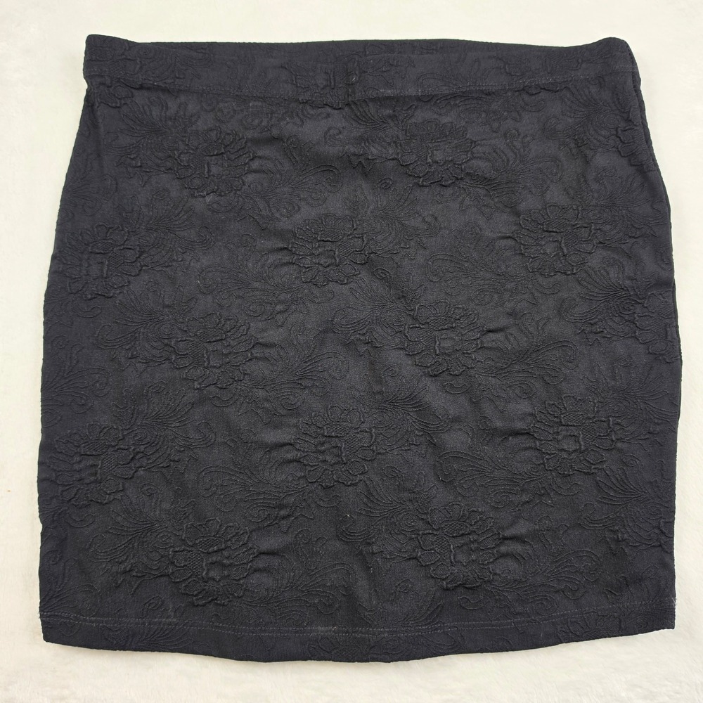 XXI Forever 21 Skirt Womens Medium Black Excellent Floral Jacquard Mini Skirt